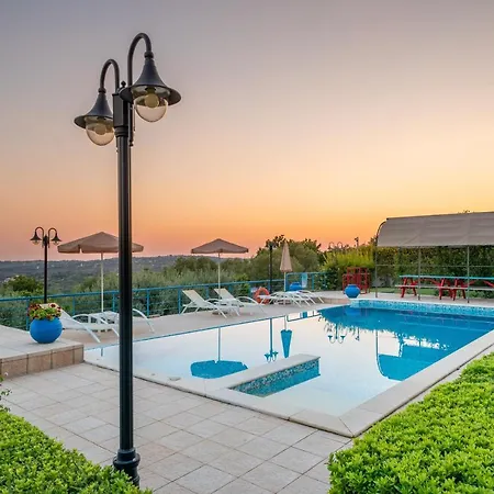 Lucia Simona Lägenhet Mousata